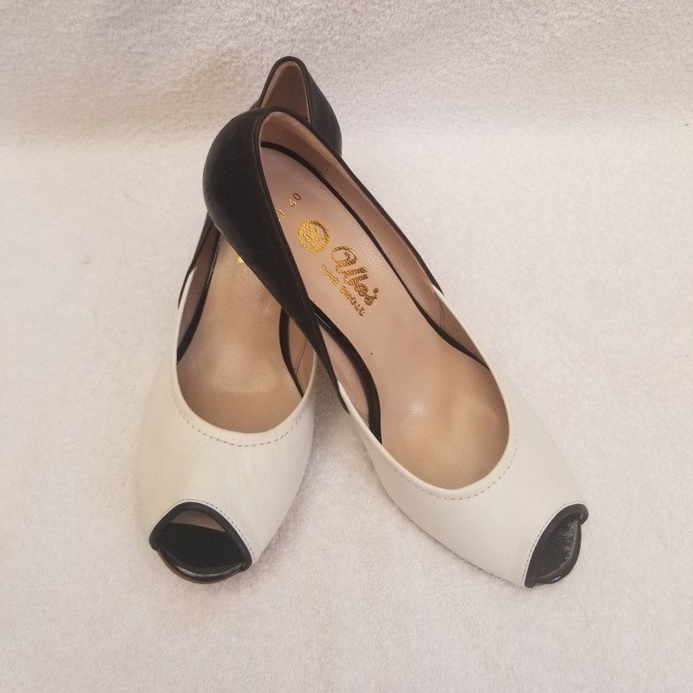 Classic New and Unworn Low Heeled Pumps